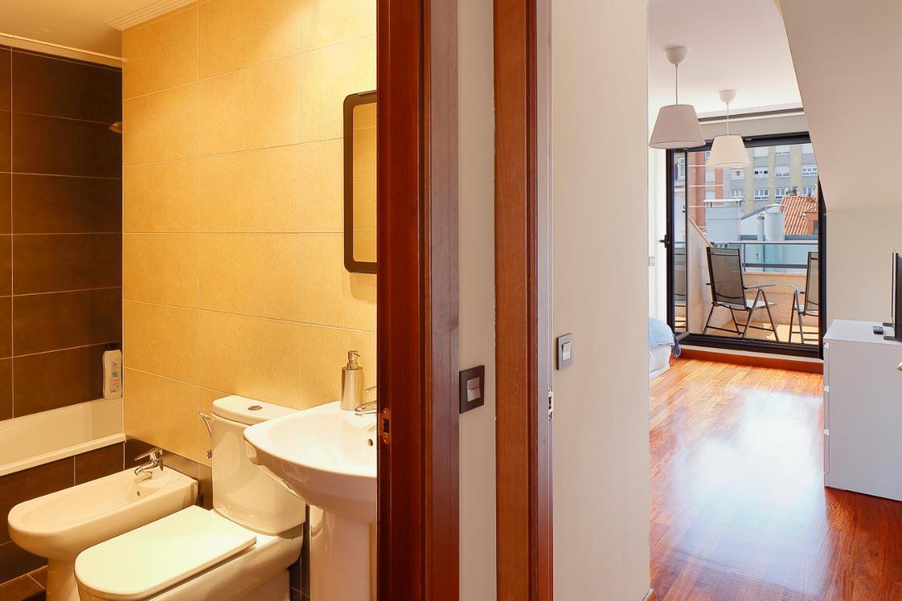 Atico Con Terraza, Vistas Al Mar Y Parking En Playa De S Lorenzo Gijón Zewnętrze zdjęcie